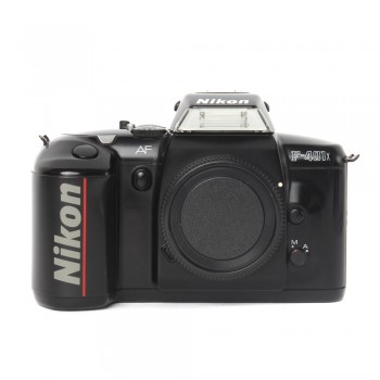 Aparat analogowy Nikon F401X