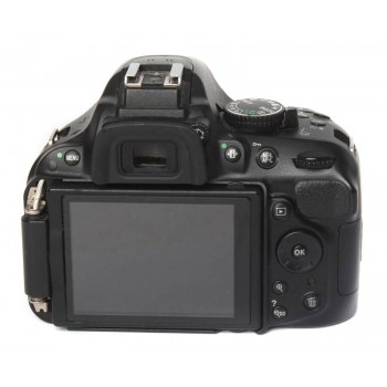 Niepełnoklatkowy aparat cyfrowy Nikon D5200