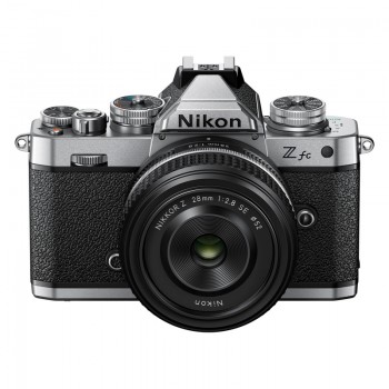 Nikon Z fc + 28/2.8 SE