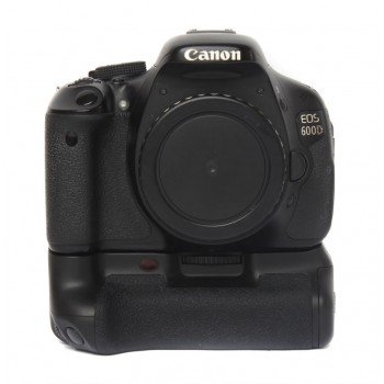 Canon 600D (75402 zdj.) + grip Komis fotograficzny