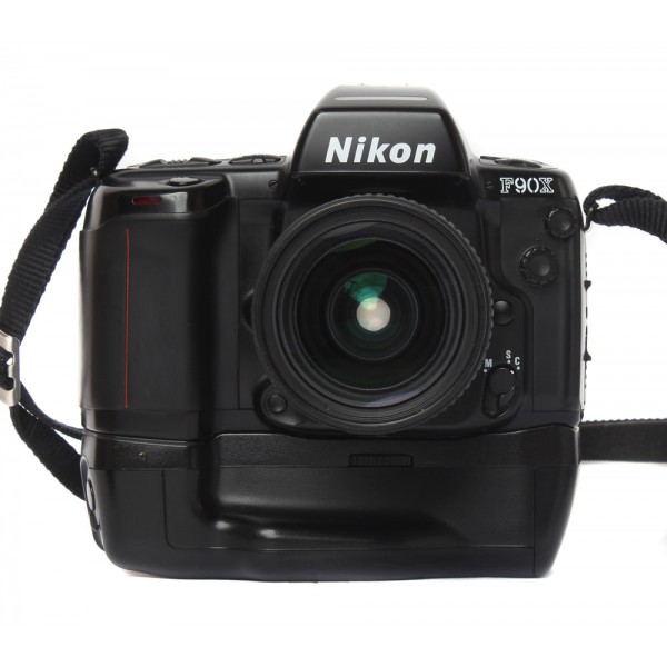 Nikon F90X + Nikkor 28-80/3.5-5.6 D AF