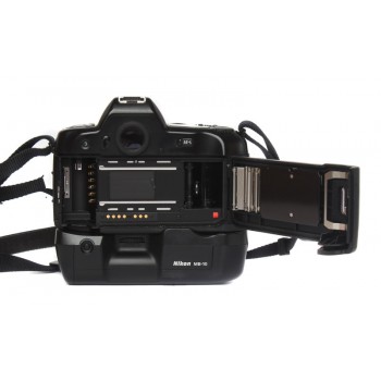 Nikon F90X + Nikkor 28-80/3.5-5.6 D AF Komis fotograficzny skup aparatów używanych