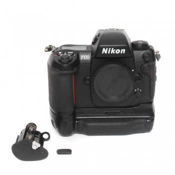 Nikon F100 + MB15 przód