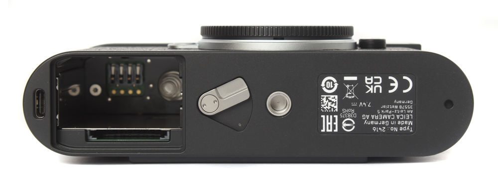 Leica M11 nowy akumulator i spód urządzenia