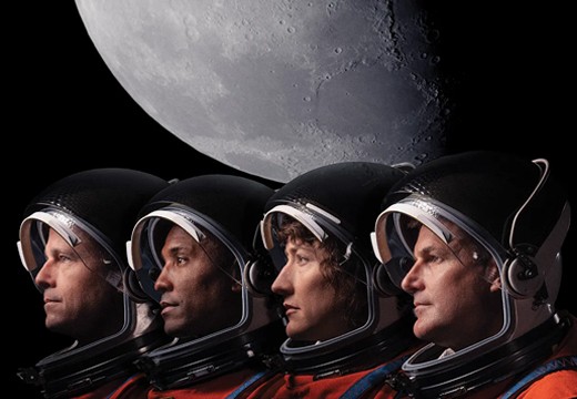 POWIEDZ "HELLO, WORLD" Z UŻYWANYM SPRZĘTEM KOMISU FOTOGRAFICZNEGO E-OKO